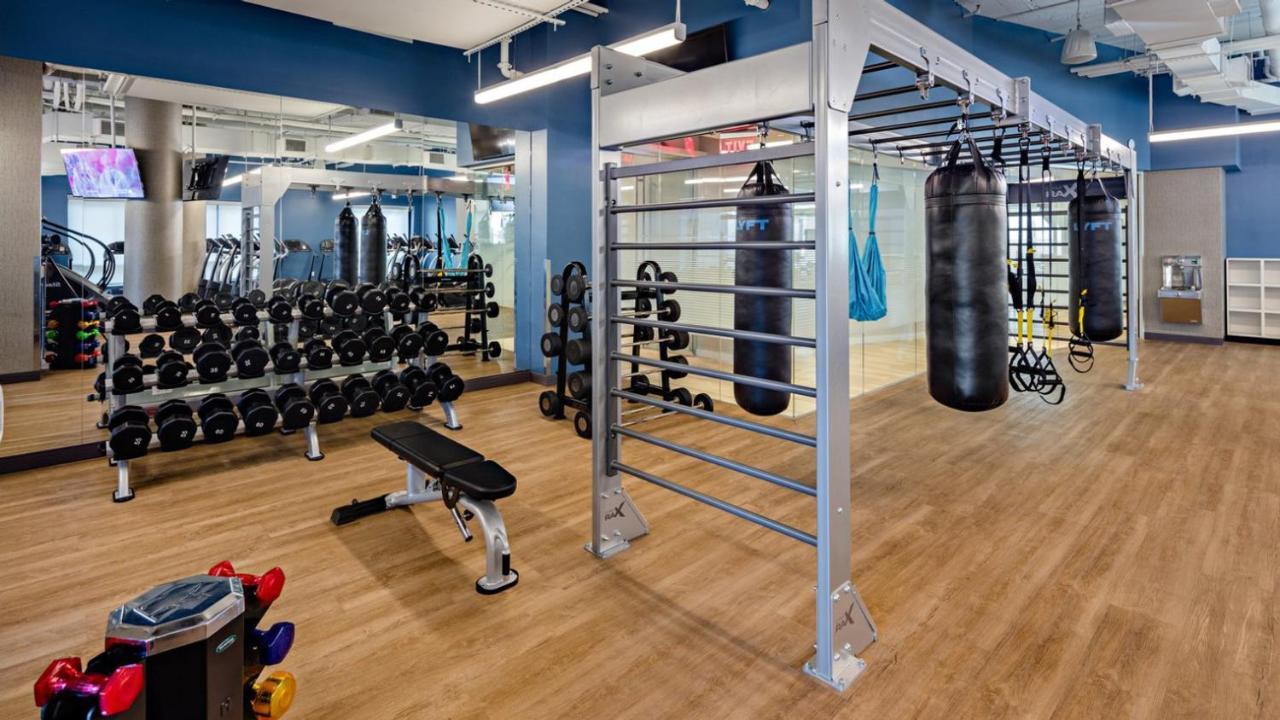 Appartamento Lic 2Br W Doorman Gym Pool Nr E River Nyc-689 New York Esterno foto